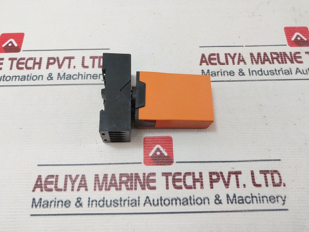 Syrelec Tdc 600V Relay With Base Mr78700