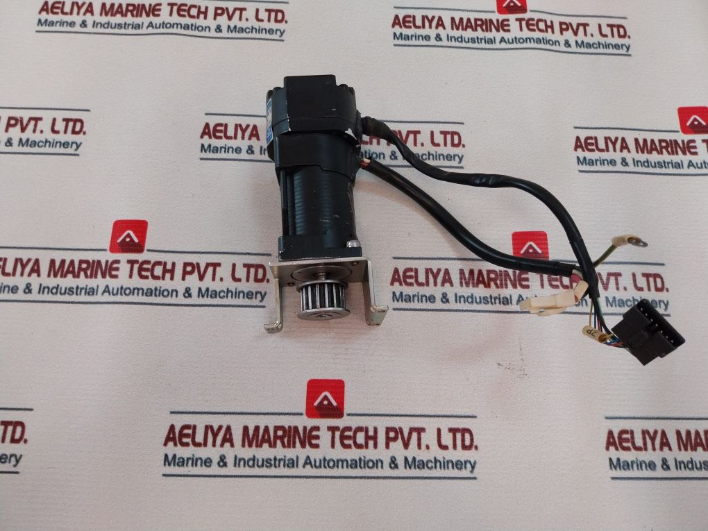 Tamagawa Seiki 4503N4023E200 Ac Servo Motor 200 V 100 W