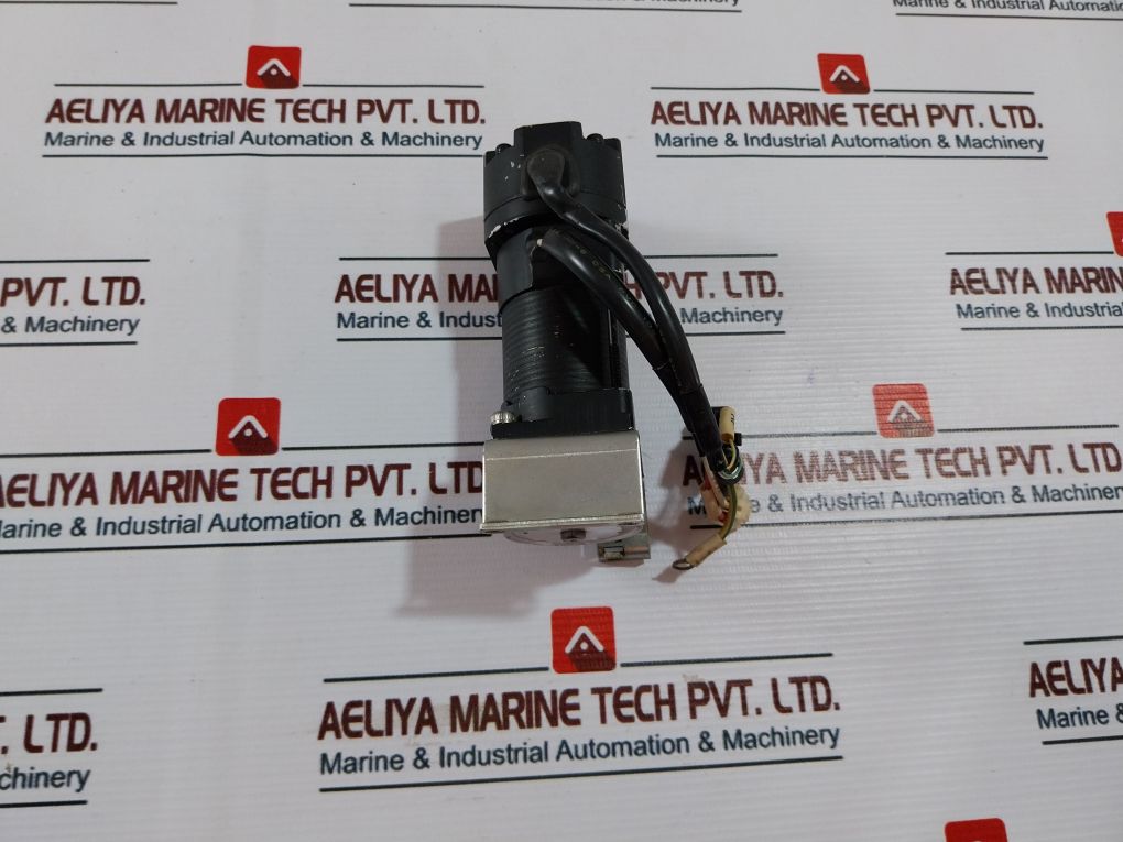 Tamagawa Seiki Ts 4503N4024E202 Ac Servo Motor 100W 200V