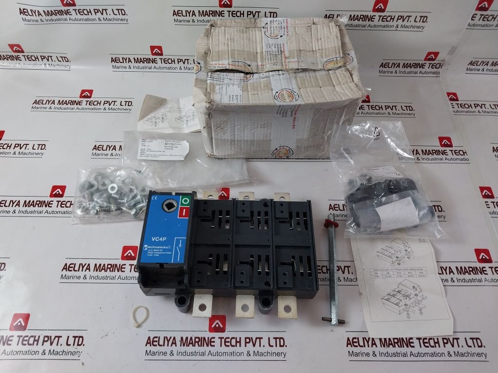 Technoelectric Vc4P 3X630A Circuit Breaker Kit