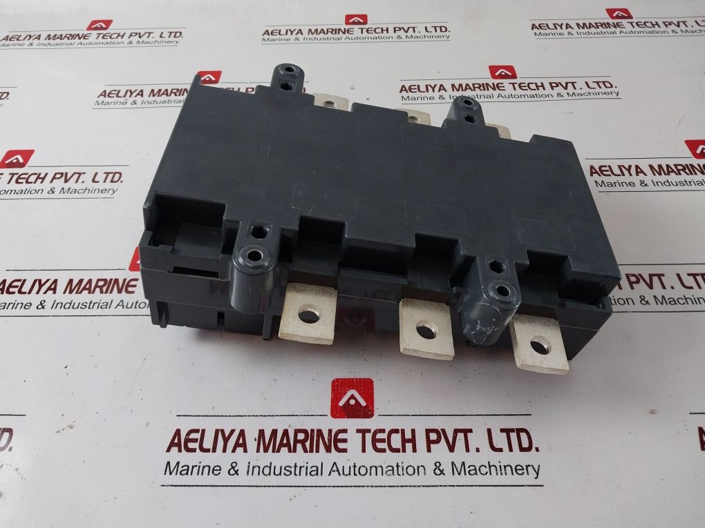 Technoelectric Vc4P 3X630A Circuit Breaker Kit