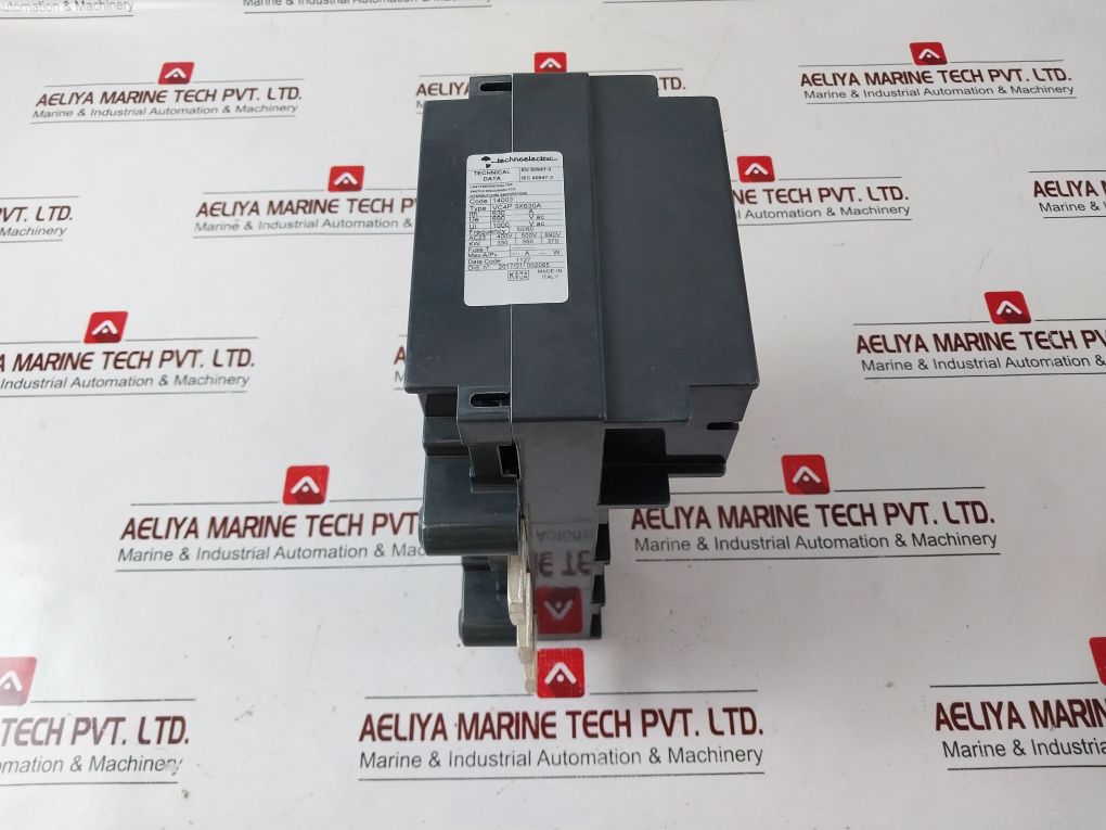 Technoelectric Vc4P 3X630A Circuit Breaker Kit