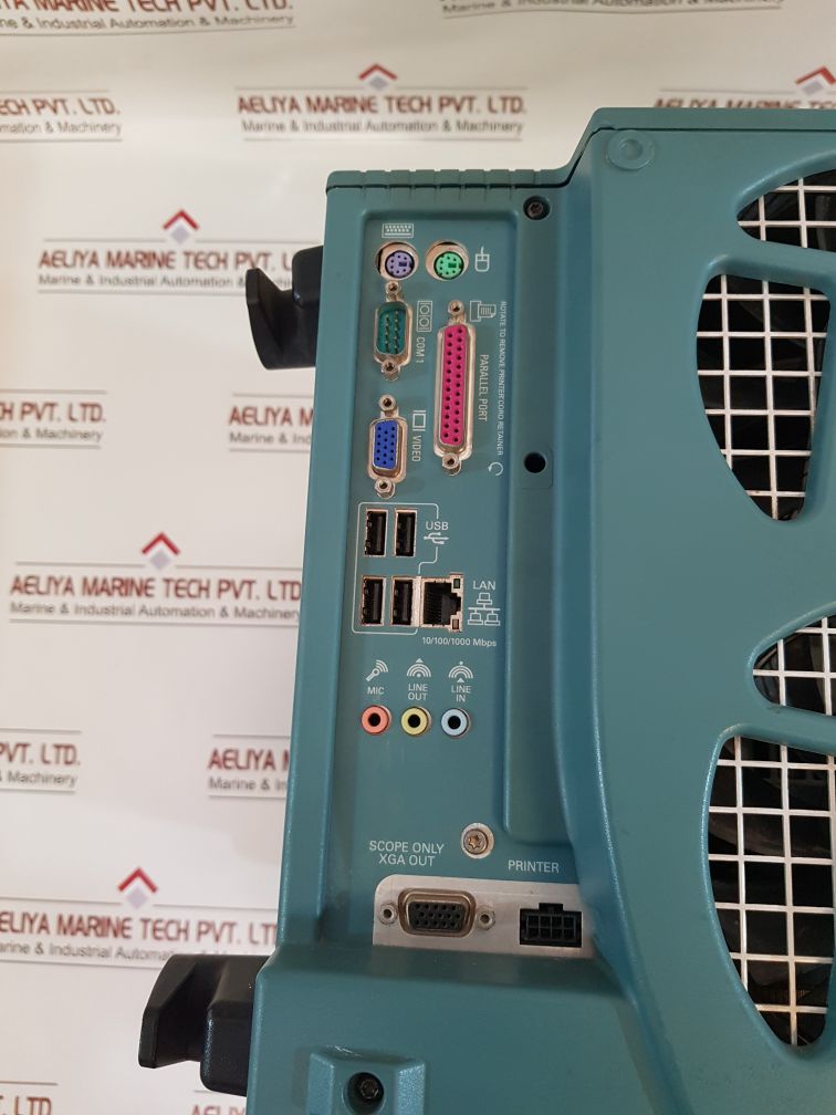 Tektronix dpo7054 digital phosphor oscilloscope with keyboard