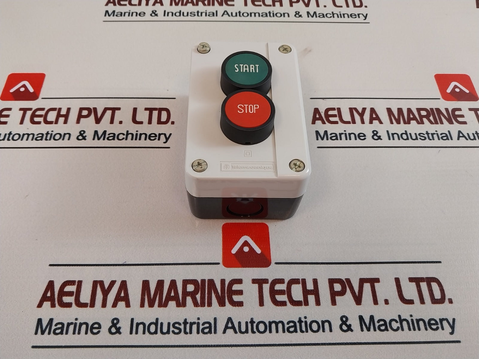 Telemecanique 139-467 Pushbutton Control Station