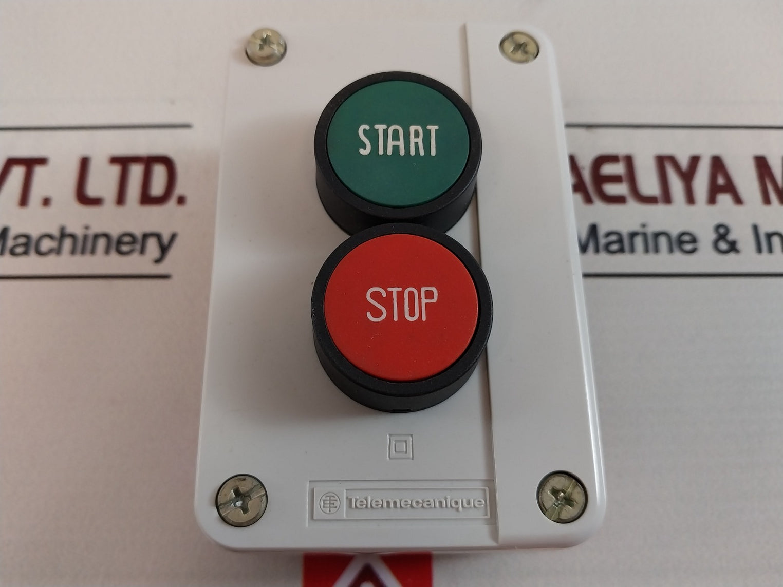 Telemecanique 139-467 Pushbutton Control Station