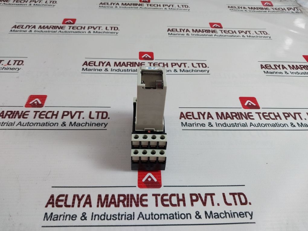 Telemecanique 366785-01-31 Timing Relay With Base 5A 250V