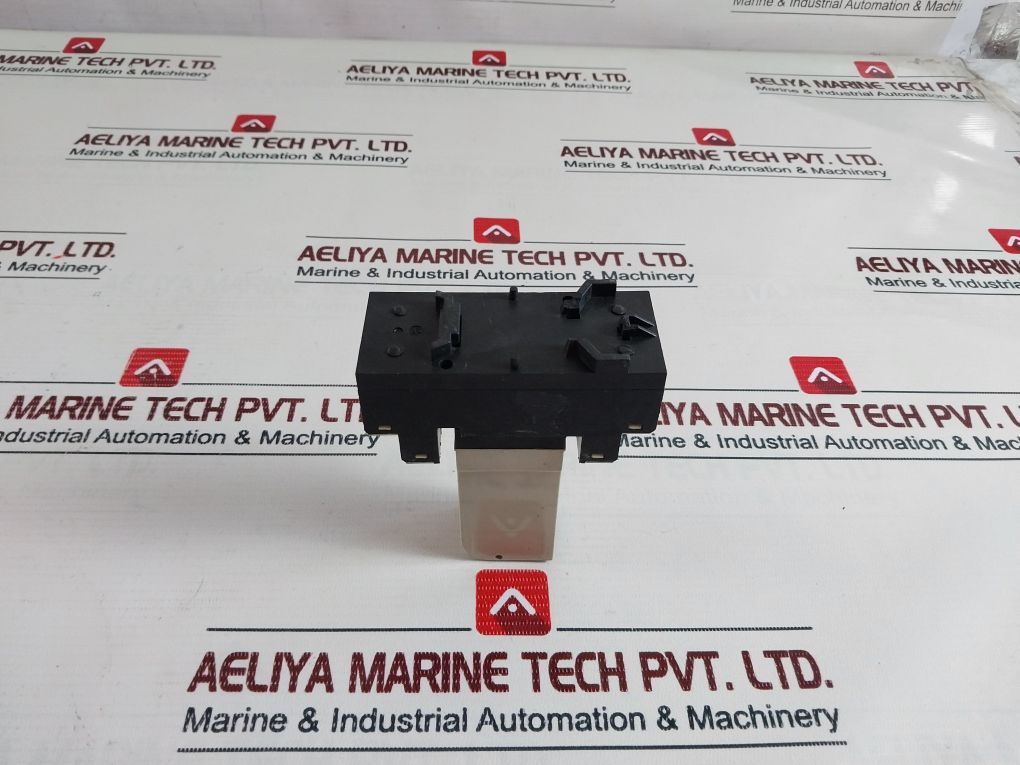 Telemecanique 366785-01-31 Timing Relay With Base 5A 250V