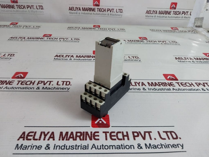 Telemecanique 366785-01-31 Timing Relay With Base 5A 250V