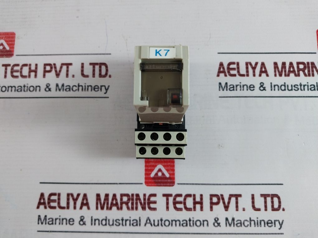 Telemecanique 366785-01-31 Timing Relay With Base 5A 250V