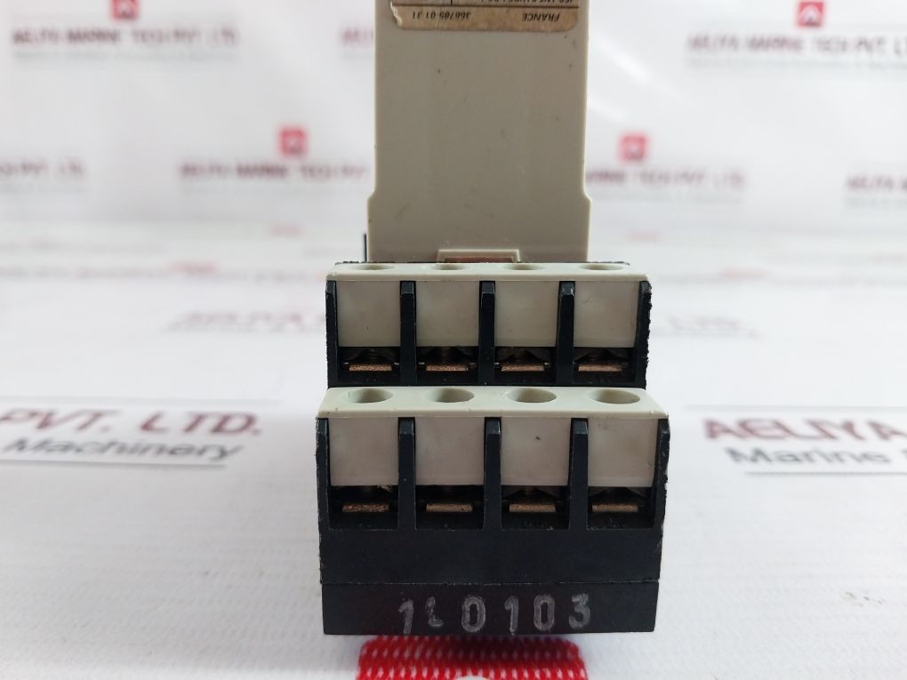 Telemecanique 366785-01-31 Timing Relay With Base 5A 250V