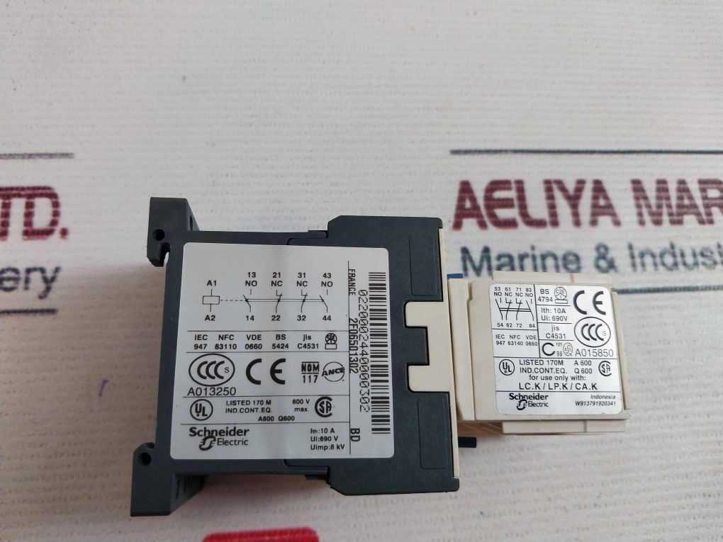 Telemecanique A013250 Contactor With La1Kn22 Auxiliary Contact Block