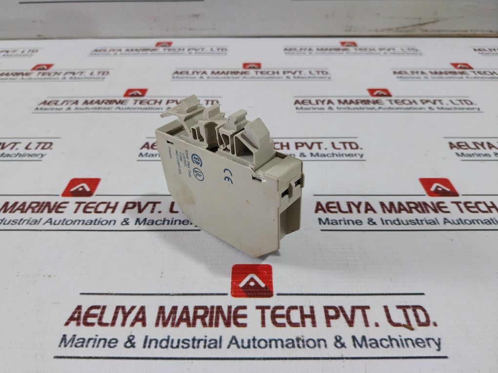 Telemecanique Abr-1S118B Interface Relay Module 24V Ac/Dc