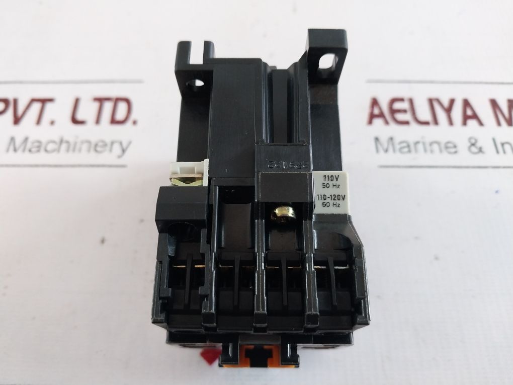 Telemecanique Ca2-dn1229.A65 Auxiliary Contactor Relay 110-120V 60Hz