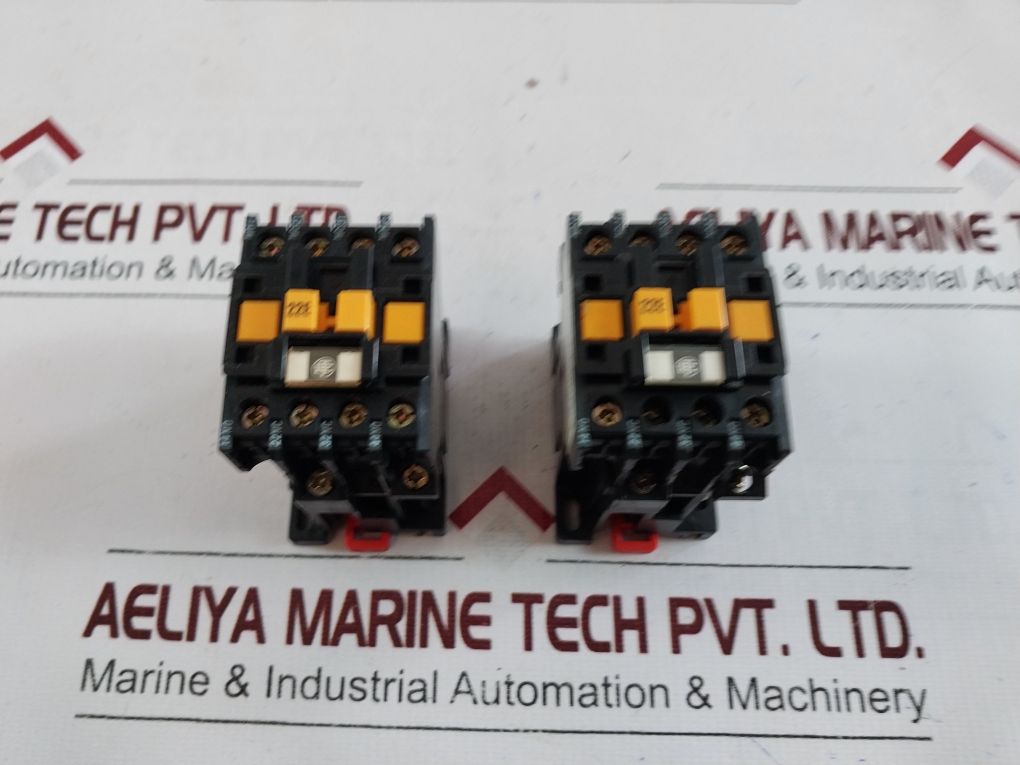 Telemecanique Ca2-dn1229.A65 Auxiliary Contactor Relay 110-120V 60Hz