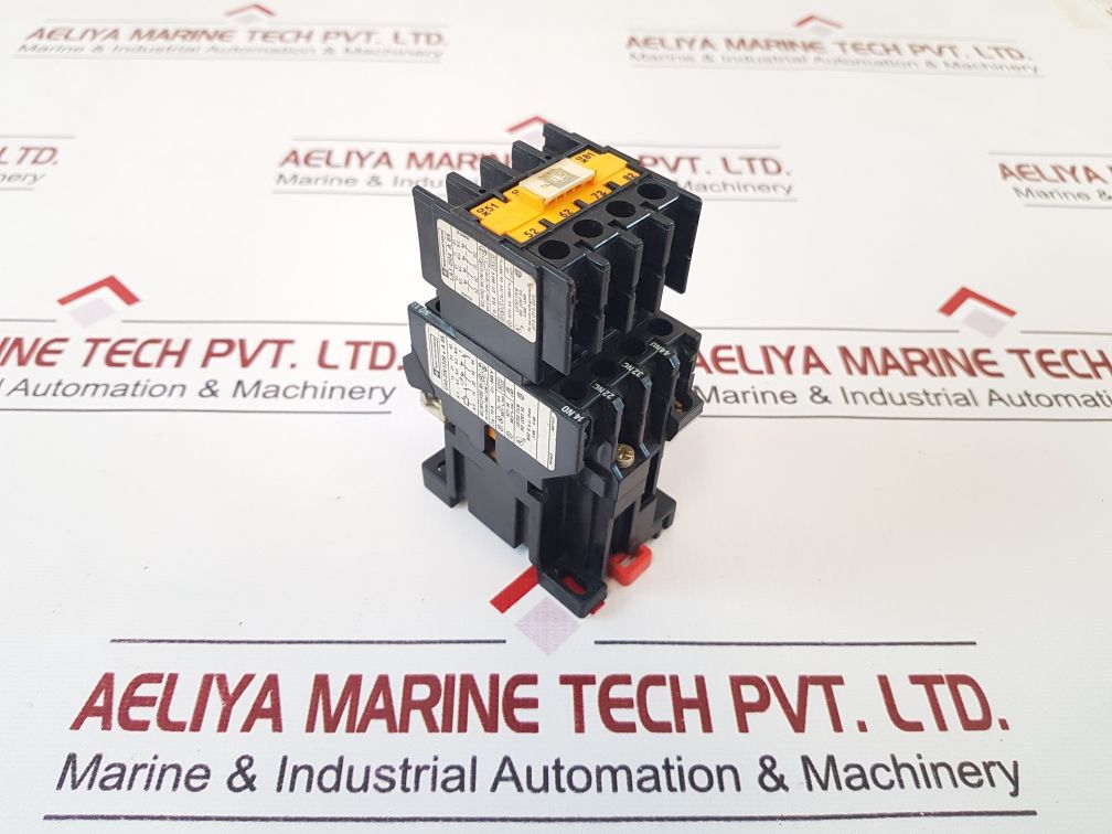 Telemecanique Ca2-dn1229•A 65 Contactor With La1-d04 A 65 Auxiliary Contact
