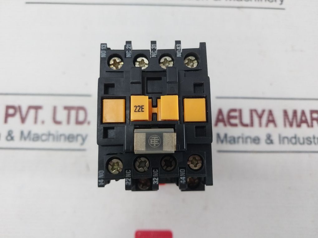 Telemecanique Ca2-dn2229•A 65 Control Relay 10A