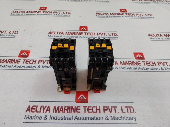 Telemecanique Ca2-dn240•A65 Contactor Relay