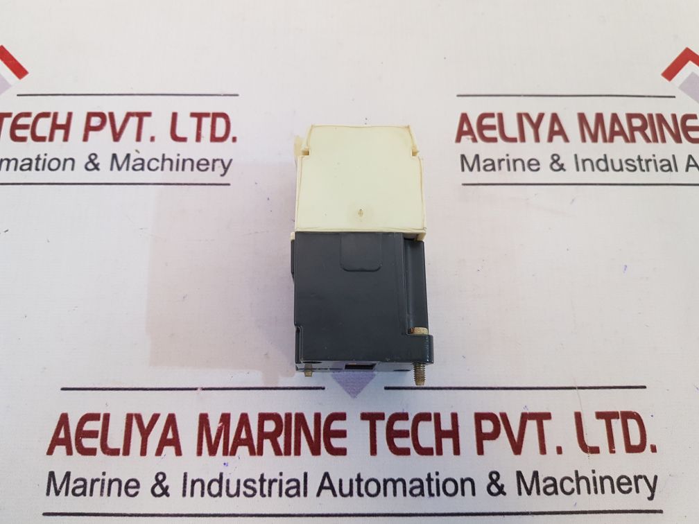 Telemecanique Ca2-fn 131 Relay
