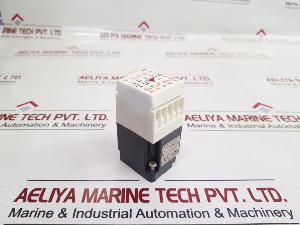 Telemecanique Ca2-fn 222 Control Relay