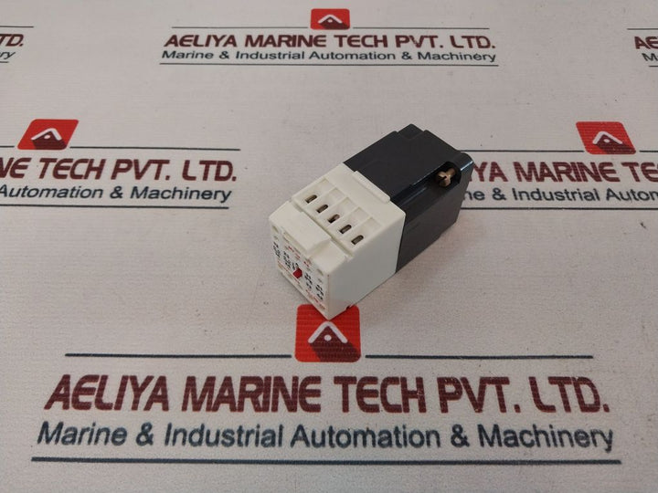 Telemecanique Ca2-fn 222 Control Relay
