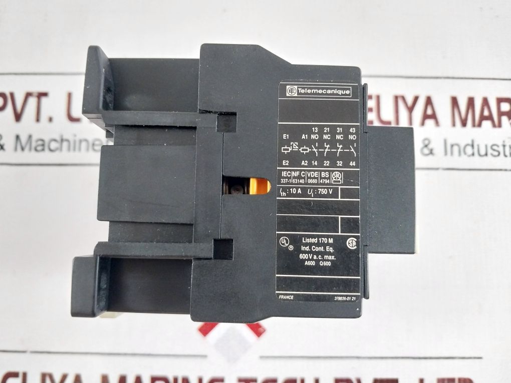 Telemecanique Ca2 Dk 22 Latching Relay/Control Relay Ca2Dk22M7