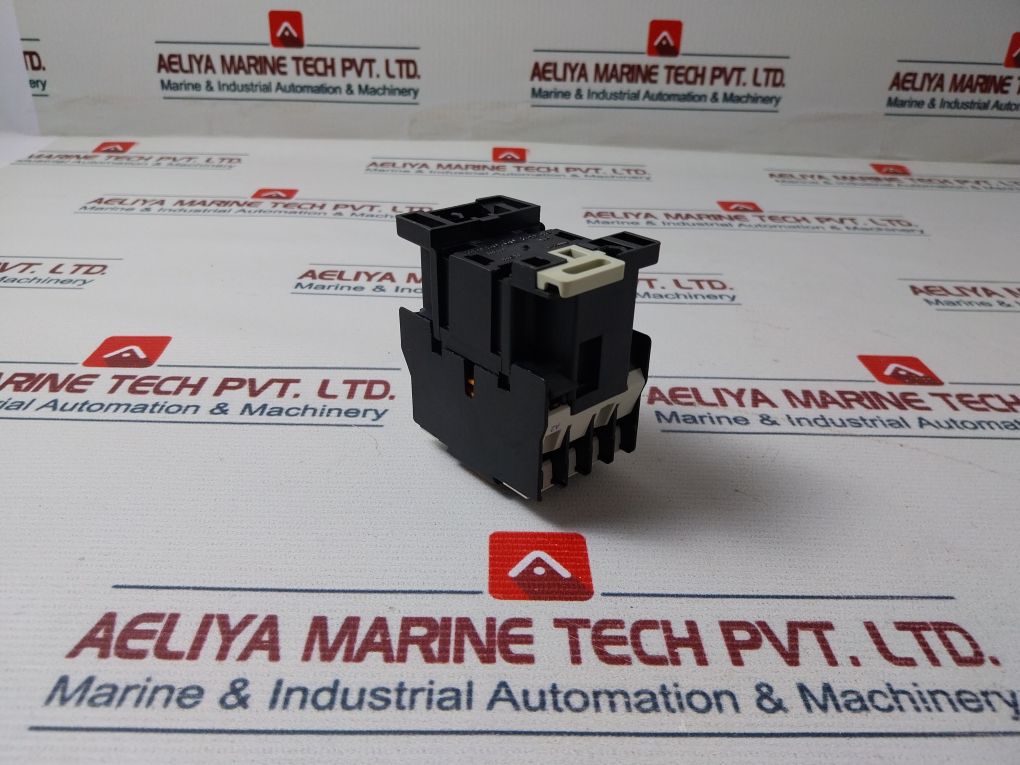 Telemecanique Ca2 Dn31P7 Contactor Relay 230V 50/60Hz