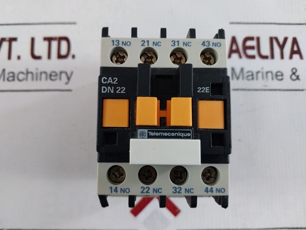 Telemecanique Ca2Dn22M7 Control Relay 220 V 50/60 Hz