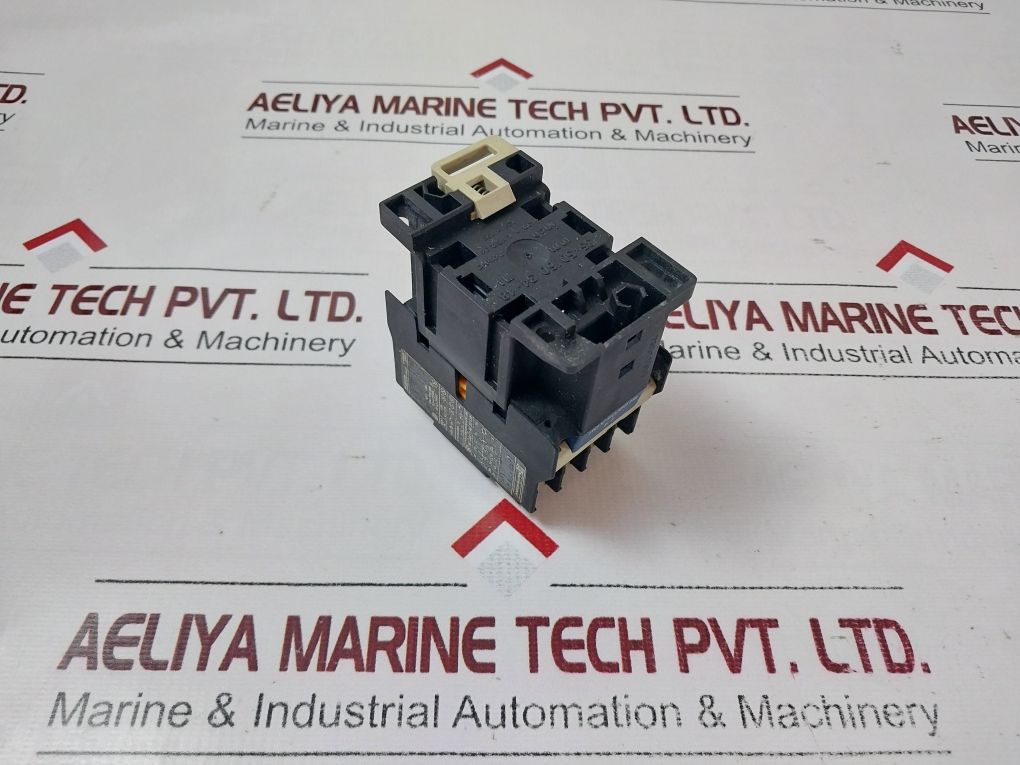 Telemecanique Ca2 Dn 22 Control Relay 110V 50/60H