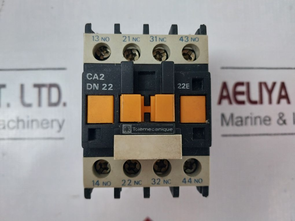 Telemecanique Ca2 Dn 22 Control Relay 110V 50/60H