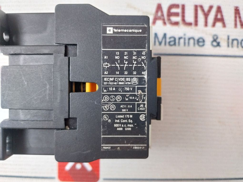 Telemecanique Ca2 Dn 22 Control Relay 6A 500V