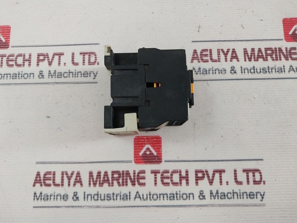 Telemecanique Ca2 Dn 31 Control Relay 110V 50/60Hz