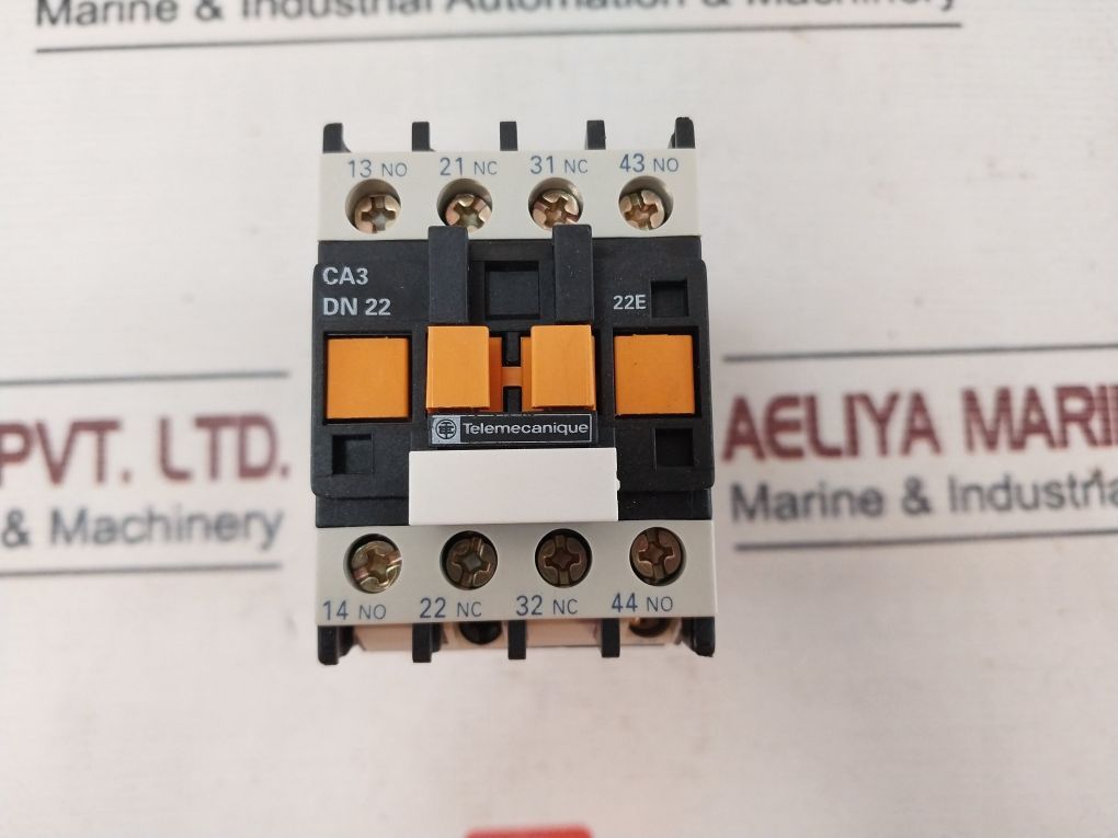 Telemecanique Ca3 Dn22Md Auxiliary Contactor 220Vac