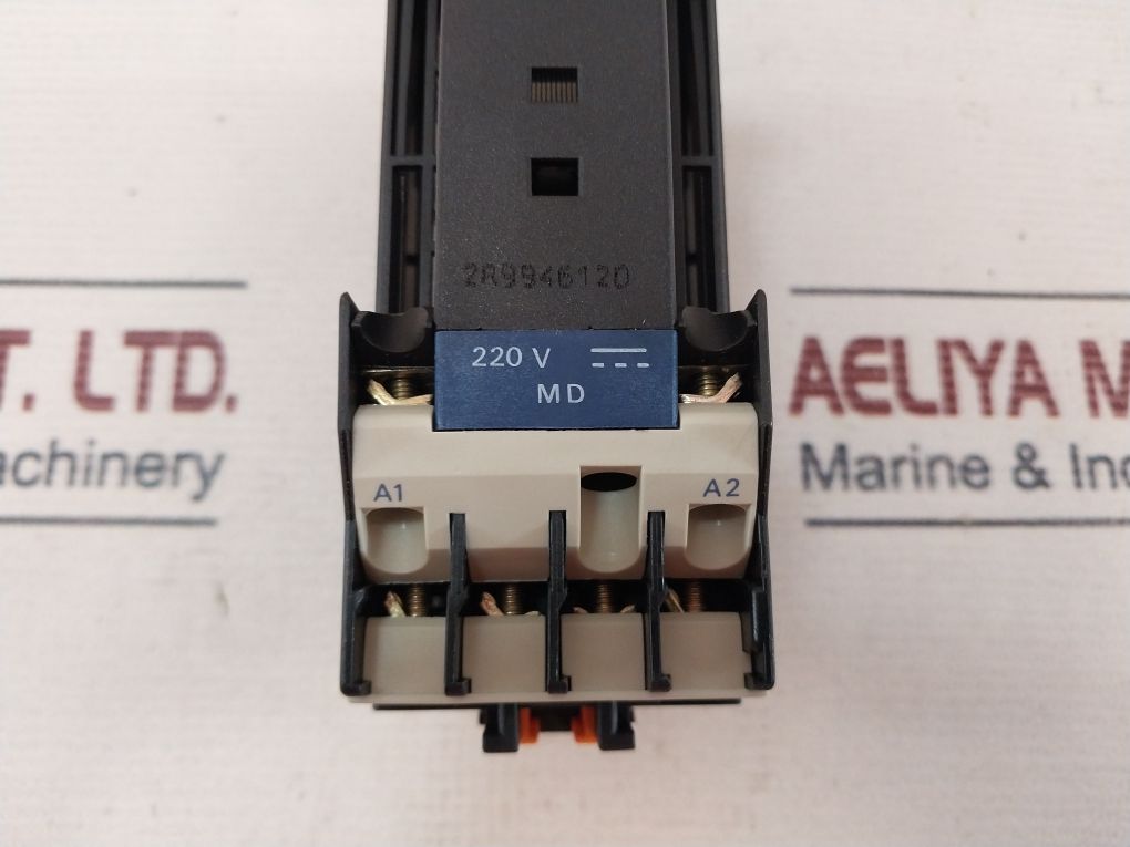 Telemecanique Ca3 Dn22Md Auxiliary Contactor 220Vac