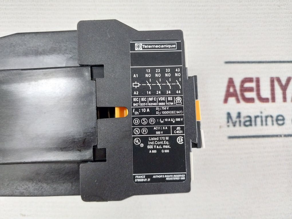 Telemecanique Ca3 Dn40 Control Relay 24V