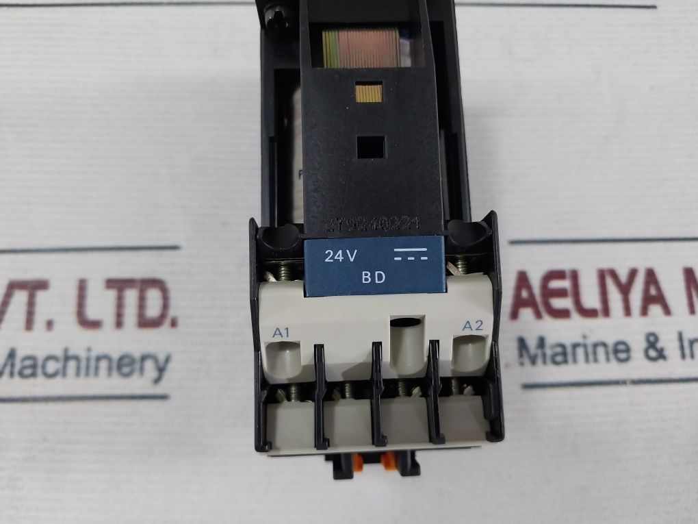 Telemecanique Ca3 Dn40 Control Relay 24V