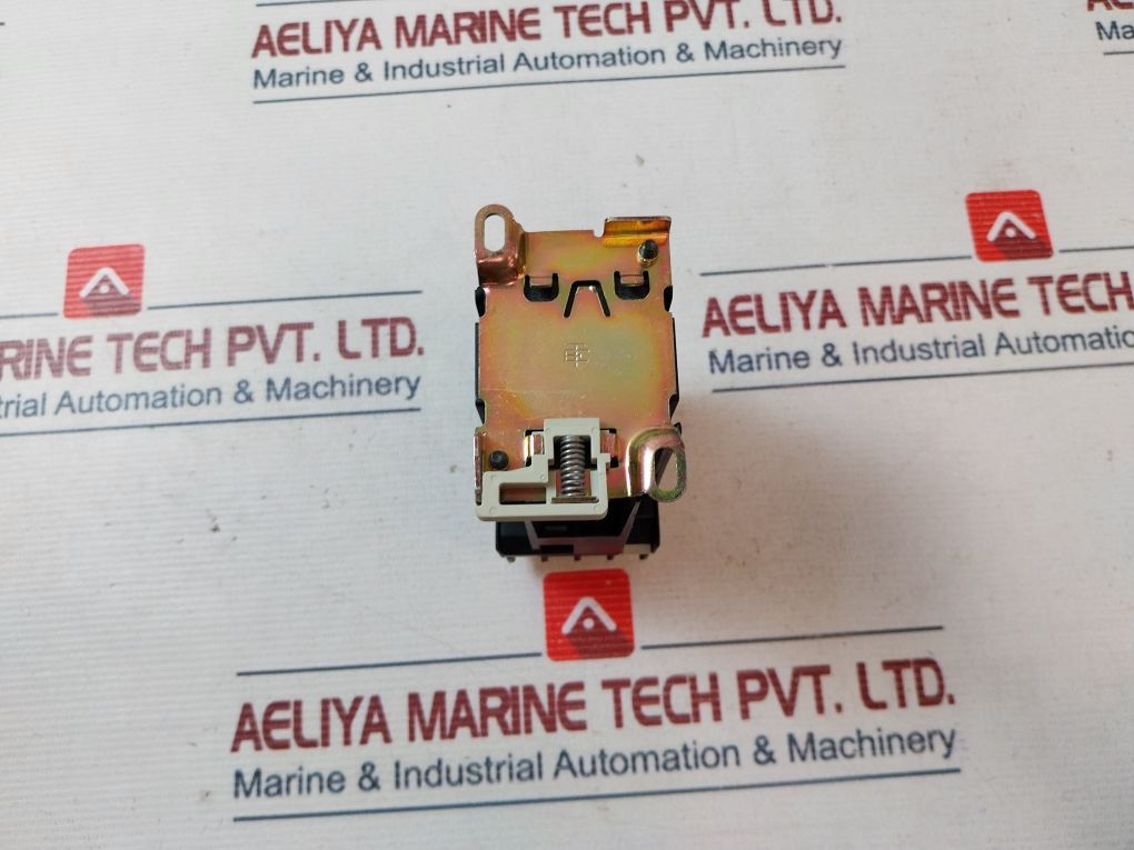 Telemecanique Ca3 Dn 31 Auxiliary Contactor Relay 500V