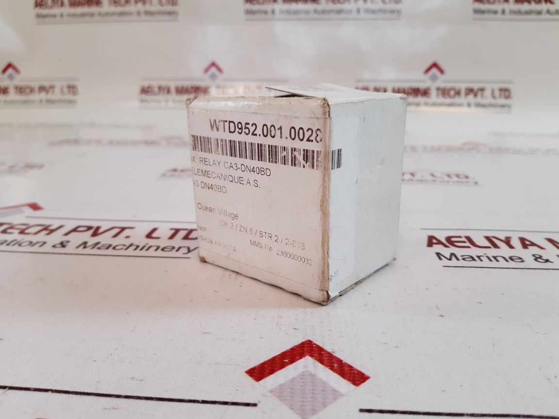 Telemecanique ca3kn40bd3 control relay with box