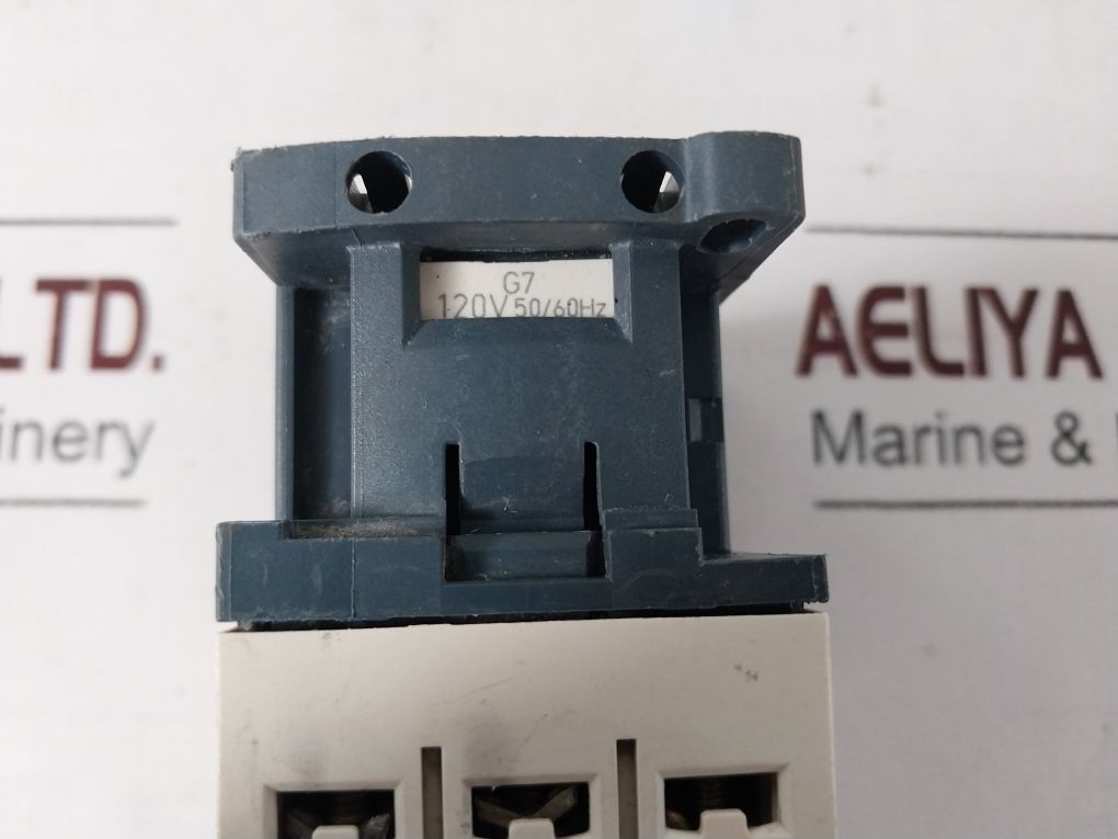 Telemecanique Cad32G7 Control Relay