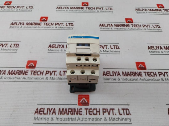 Telemecanique Cad32 3 Pole Control Relay 690V 10A 50/60Hz