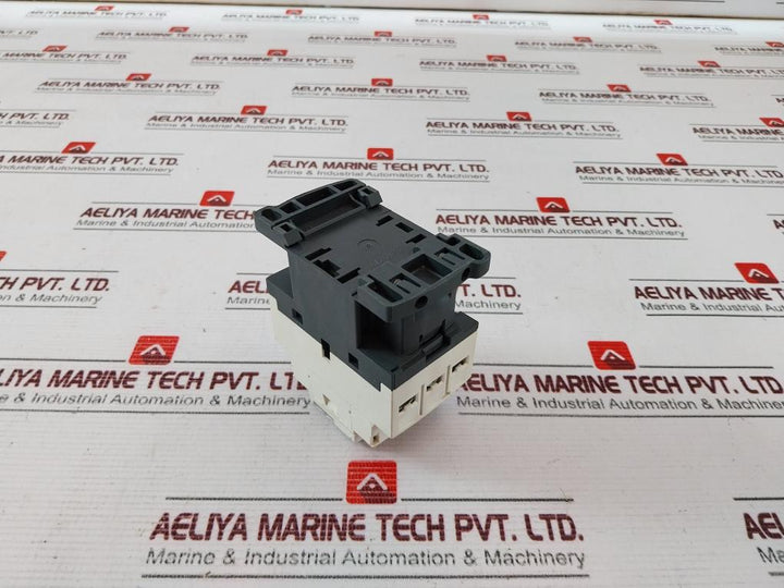 Telemecanique Cad32 3 Pole Control Relay 690V 10A 50/60Hz
