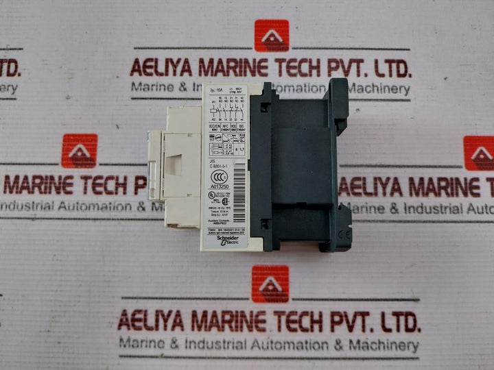 Telemecanique Cad32 3 Pole Control Relay 690V 10A 50/60Hz
