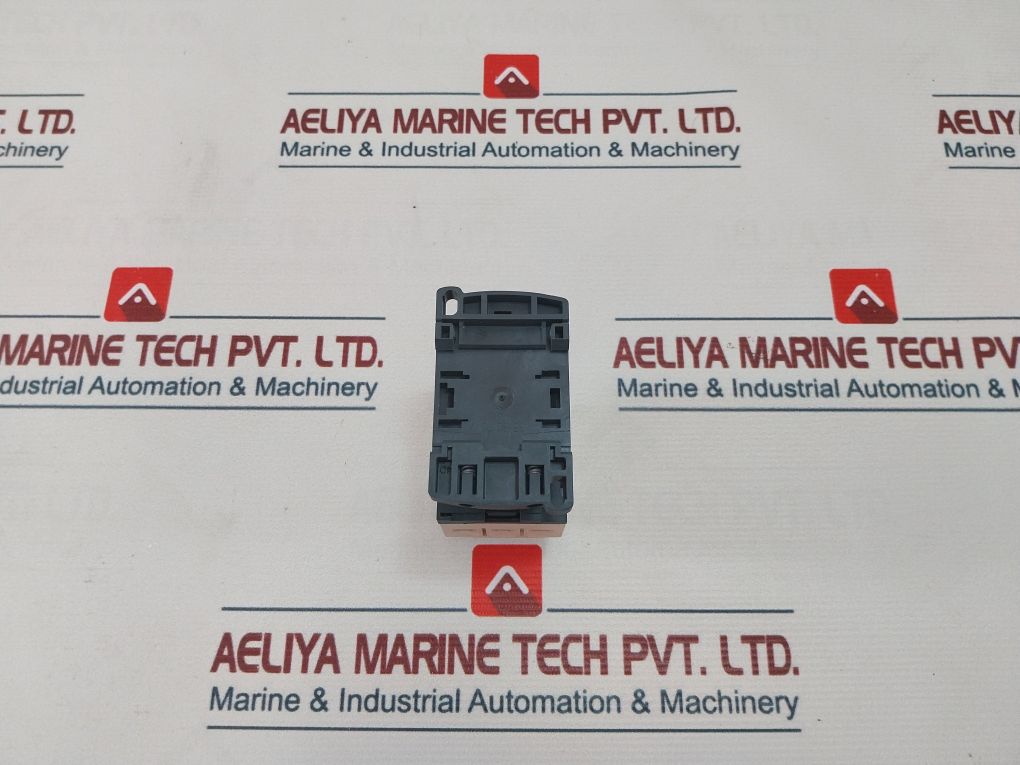 Telemecanique Cad32E7 Auxiliary Control Relay 040028 48V 50/60Hz