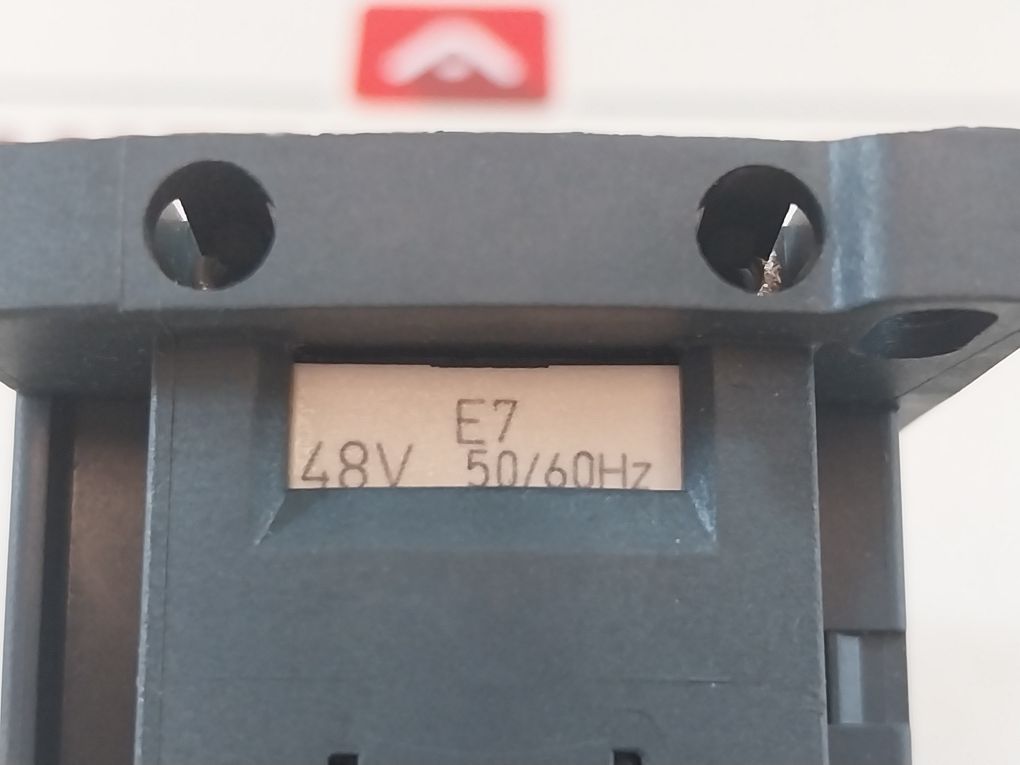 Telemecanique Cad32E7 Auxiliary Control Relay 040028 48V 50/60Hz