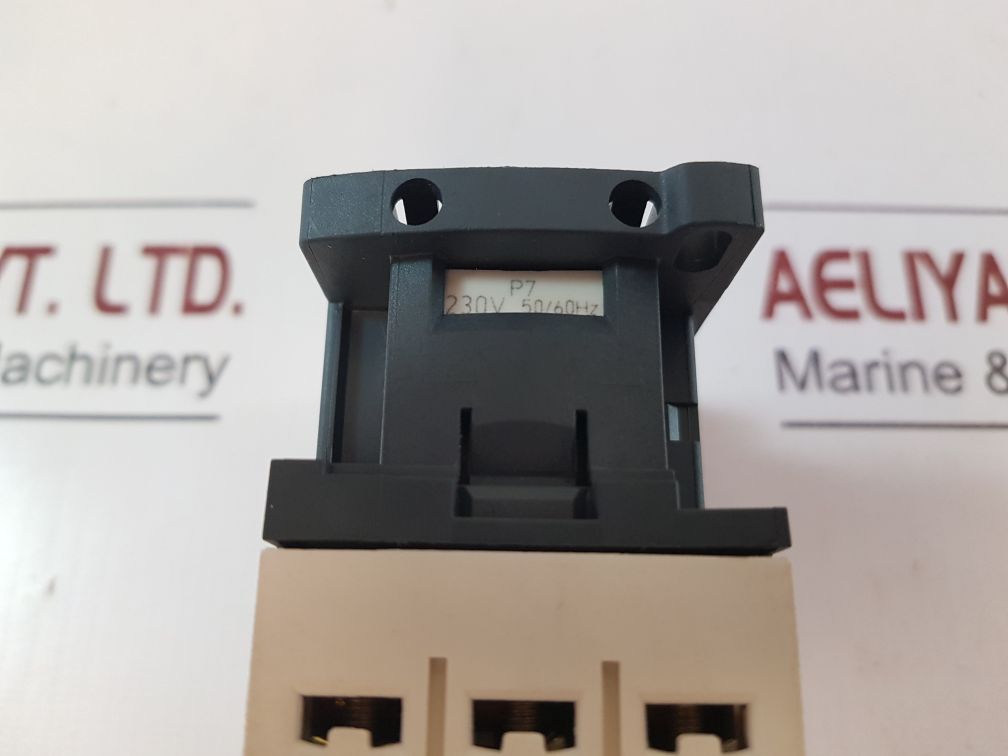 Telemecanique Cad32P7 Control Relay