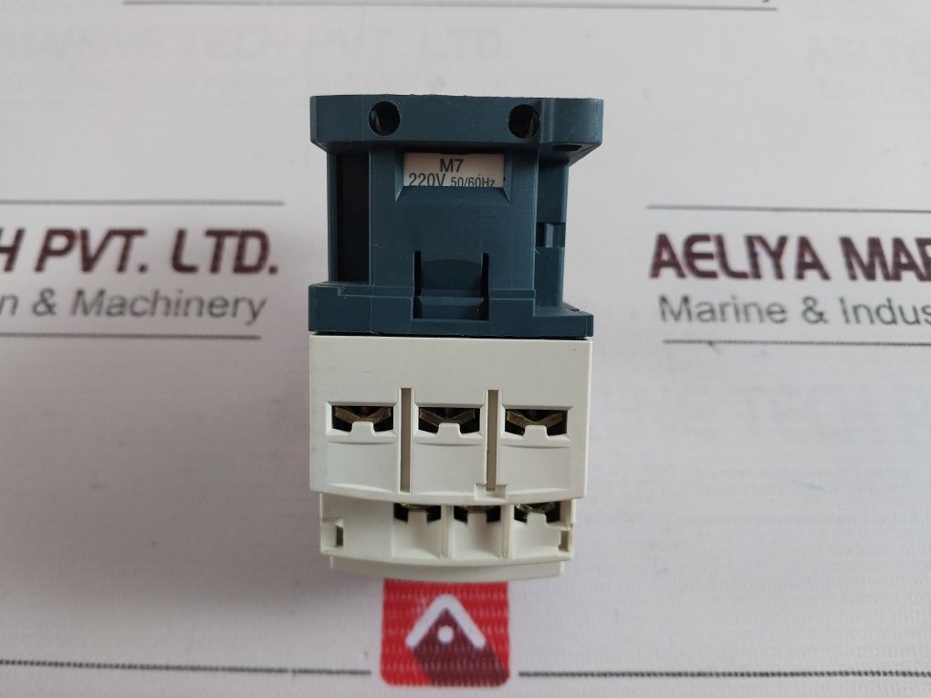 Telemecanique Cad 326 Control Relay