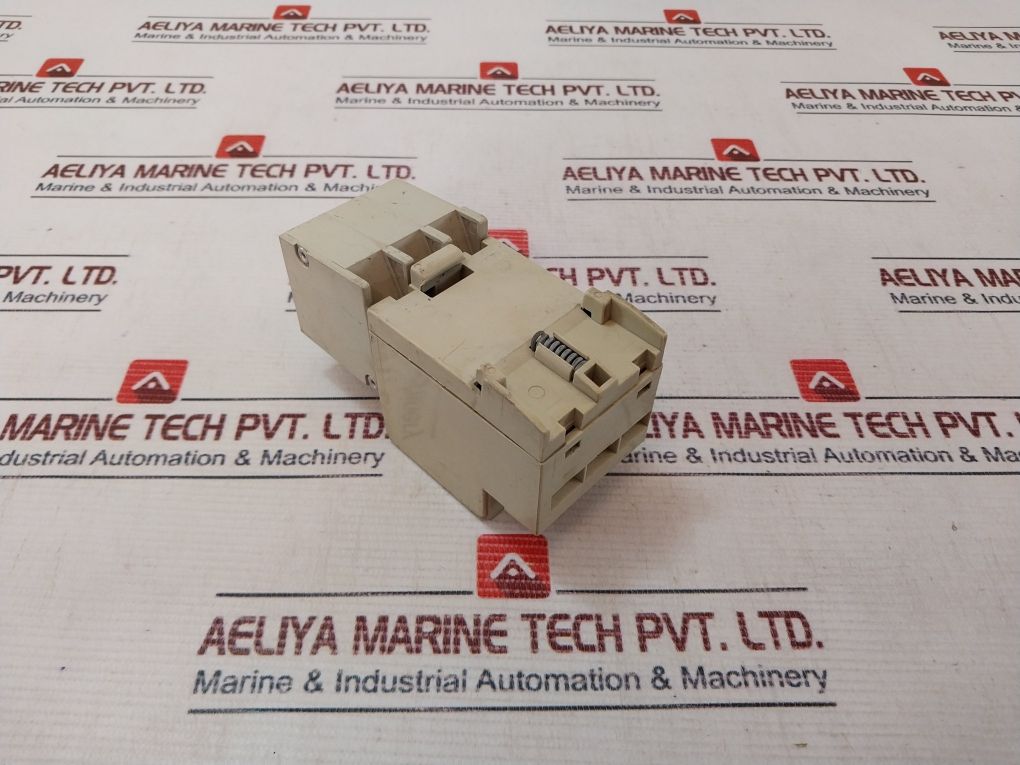 Telemecanique Gv1-g04 Terminal Block 63A 660V