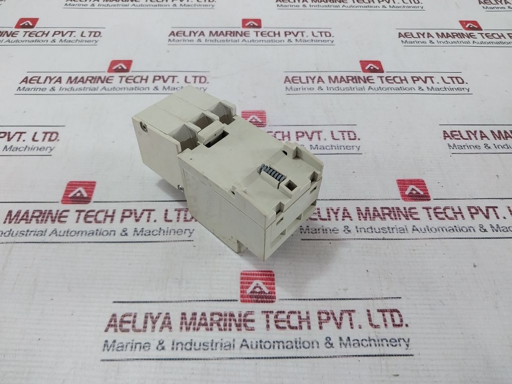 Telemecanique Gv1-g04 Terminal Contact Block 600V 50/60Hz