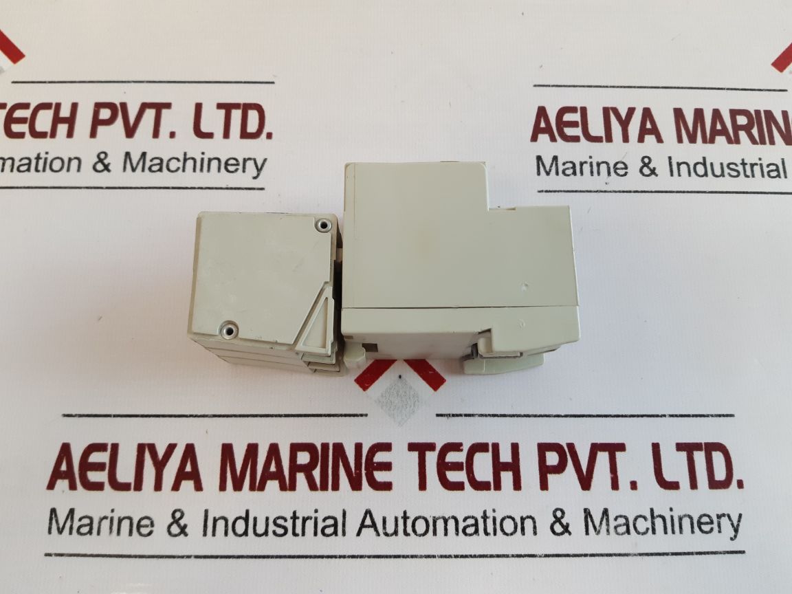 Telemecanique Gv2-g05 Terminal Block With Gv1L3 Circuit Breaker