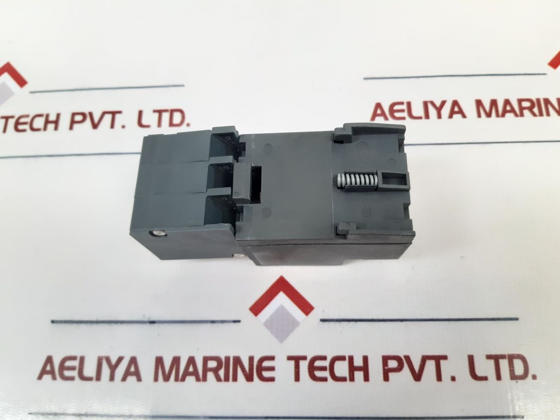 Telemecanique Gv2-g05 Electric Terminal Block Gv1-l3 Circuit Breaker