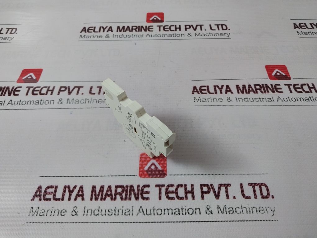 Telemecanique Gvan11 Auxiliary Contact Block 552.01.16.014, 240V 6A